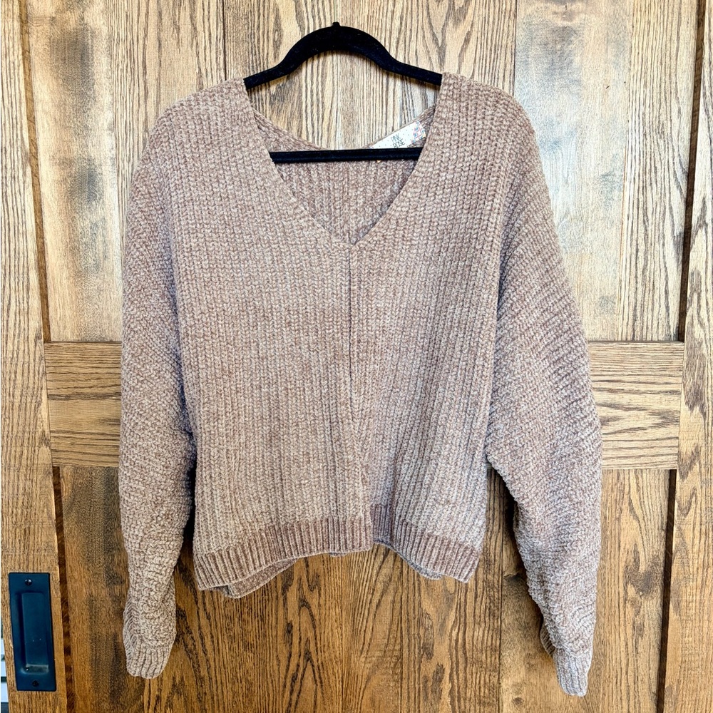 🤎Cozy V-Neck Knit Sweater🤎 in Taupe- Women's